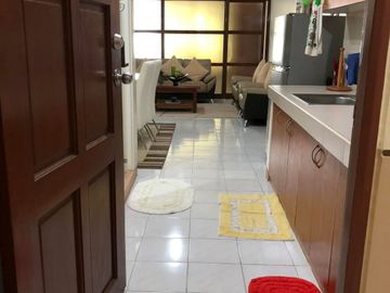 Makati Executive Tower III 1 Bedroom w/ Balcony and Parking Slot For Sale by Cityland
