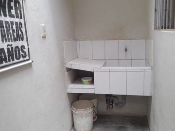 Se Vende Una Linda Casa De 2 Pisos Frente A Parque En Puente Piedra