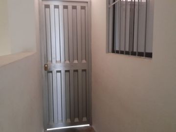 Se Vende Una Linda Casa De 2 Pisos Frente A Parque En Puente Piedra