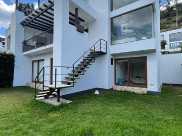 CASA 7 CUMBAYÁ NAYÓN 3 DORMITORIOS 360m2