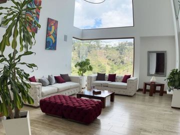 CASA 7 CUMBAYÁ NAYÓN 3 DORMITORIOS 360m2
