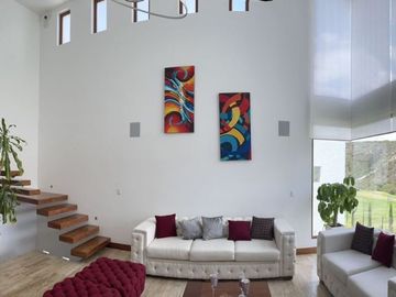 CASA 7 CUMBAYÁ NAYÓN 3 DORMITORIOS 360m2