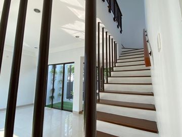 Dijual Rumah Siap Huni di De Park BSD Clust. De Na'ara