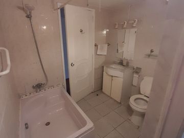 Vendo excelente Oficina ó  Departamento  en Calle Condell