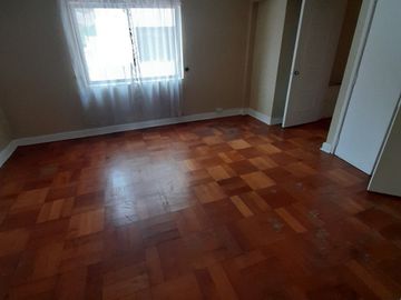 Vendo excelente Oficina ó  Departamento  en Calle Condell