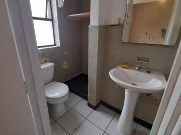 Vendo excelente Oficina ó  Departamento  en Calle Condell