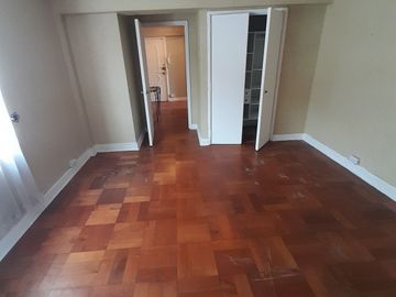Vendo excelente Oficina ó  Departamento  en Calle Condell
