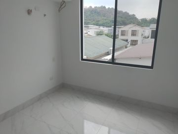 Casa de venta en Urbanización La Joya, 4 dormitorios, diseño moderno