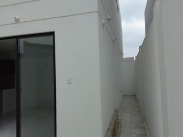 Casa de venta en Urbanización La Joya, 4 dormitorios, diseño moderno