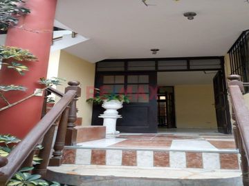 Venta De Departamento Duplex En Primer Piso En La Molina