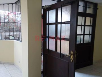 Venta De Departamento Duplex En Primer Piso En La Molina