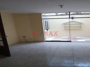 Venta De Departamento Duplex En Primer Piso En La Molina