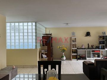 Venta De Departamento Duplex En Primer Piso En La Molina