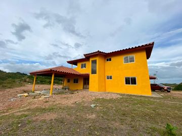 CASA DE CAMPO EN VENTA EN EL CALVARIO LAS LAJAS CHAME PANAMÁ