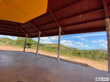 CASA DE CAMPO EN VENTA EN EL CALVARIO LAS LAJAS CHAME PANAMÁ
