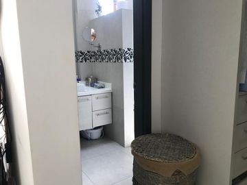 Vendo Departamento de 182 m2 en Cumbayá.