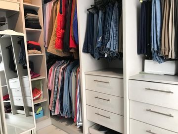 Vendo Departamento de 182 m2 en Cumbayá.