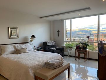 Vendo Departamento de 182 m2 en Cumbayá.