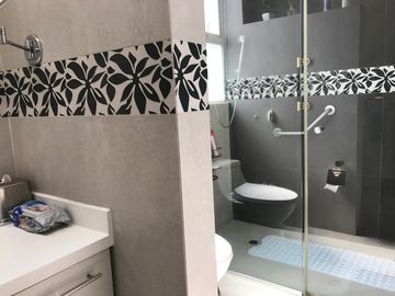 Vendo Departamento de 182 m2 en Cumbayá.