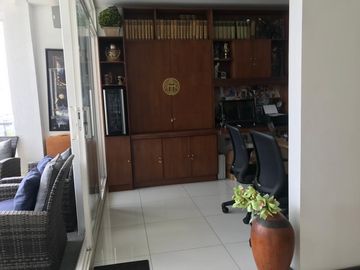 Vendo Departamento de 182 m2 en Cumbayá.