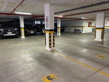 Vendo Departamento de 182 m2 en Cumbayá.