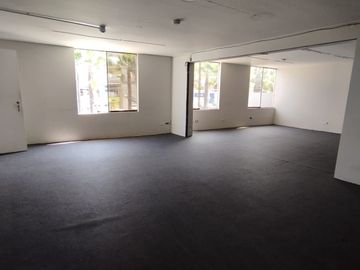 🏢 **Oficina en Alquiler - Av. Alejandro Velasco Astete **