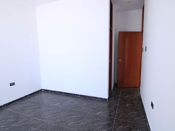 CASA DE UN 1 PISO Y MEDIO EN VENTA - URB. BOULEVAD PARK PLAZA - PIURA
