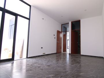 CASA DE UN 1 PISO Y MEDIO EN VENTA - URB. BOULEVAD PARK PLAZA - PIURA