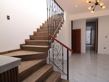 CASA DE UN 1 PISO Y MEDIO EN VENTA - URB. BOULEVAD PARK PLAZA - PIURA
