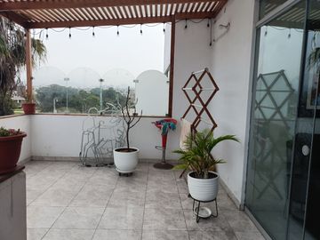 URB. CIPRECES ALQUILO BONITO DPTO. MODERNO 125M2 5TO. PISO S/2,500 MENSUAL (2+1)  VISTA CALLE, CON ASENSOR.
