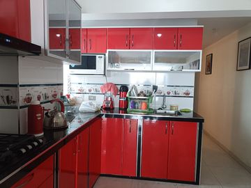 URB. CIPRECES ALQUILO BONITO DPTO. MODERNO 125M2 5TO. PISO S/2,500 MENSUAL (2+1)  VISTA CALLE, CON ASENSOR.