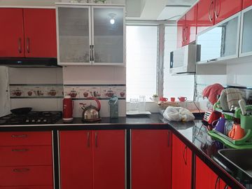 URB. CIPRECES ALQUILO BONITO DPTO. MODERNO 125M2 5TO. PISO S/2,500 MENSUAL (2+1)  VISTA CALLE, CON ASENSOR.