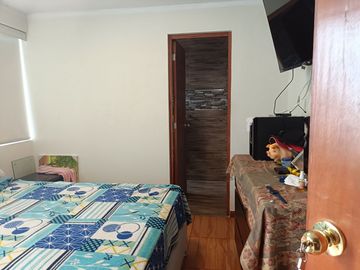 URB. CIPRECES ALQUILO BONITO DPTO. MODERNO 125M2 5TO. PISO S/2,500 MENSUAL (2+1)  VISTA CALLE, CON ASENSOR.