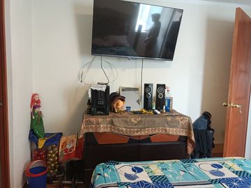 URB. CIPRECES ALQUILO BONITO DPTO. MODERNO 125M2 5TO. PISO S/2,500 MENSUAL (2+1)  VISTA CALLE, CON ASENSOR.