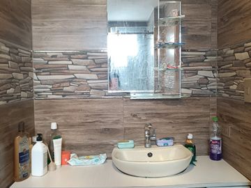URB. CIPRECES ALQUILO BONITO DPTO. MODERNO 125M2 5TO. PISO S/2,500 MENSUAL (2+1)  VISTA CALLE, CON ASENSOR.