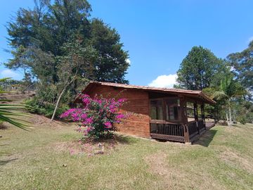 Country home in Residential Community With Space and Natural Beauty