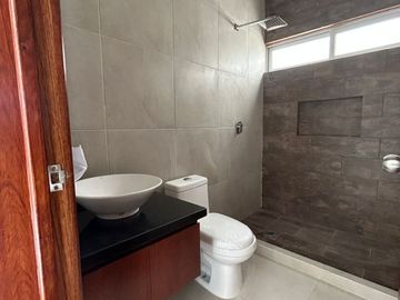 SE VENDE CASA DE UNA PLANTA POR HOSPITAL COVADONGA