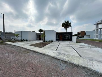 SE VENDE CASA DE UNA PLANTA POR HOSPITAL COVADONGA
