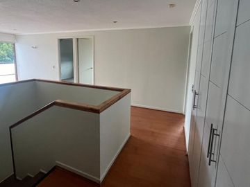 Vendemos amplio departamento dúplex en Condominio las Encinas