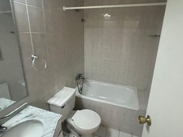 Vendemos amplio departamento dúplex en Condominio las Encinas