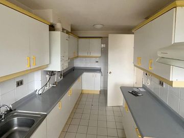 Vendemos amplio departamento dúplex en Condominio las Encinas