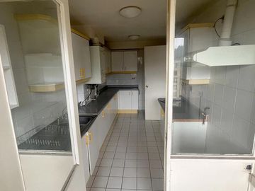 Vendemos amplio departamento dúplex en Condominio las Encinas