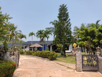 Villa near Laem Mae Phim Beach !!! House for sale 1Storey Villa 1 rai 34 sqwa by the sea , Laem Mae Phim Rayong