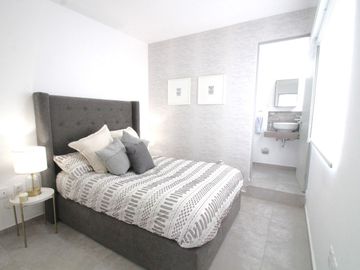 CASA EN VENTA ATRAS DE WALMART SANTA RITA, EN VILLA DE POZOS, MUY CERTQUITA DE LAIGLESIA