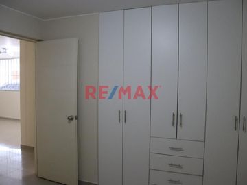Se Alquila Departamento Con Cochera Primer Piso