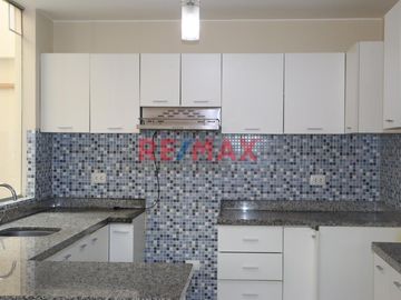 Se Alquila Departamento Con Cochera Primer Piso
