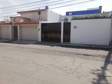 Casa en Venta a 45 minutos de Santa Fe, $4,380,000 LIBRE DE GRAVAMEN 200 METROS DE JARDIN