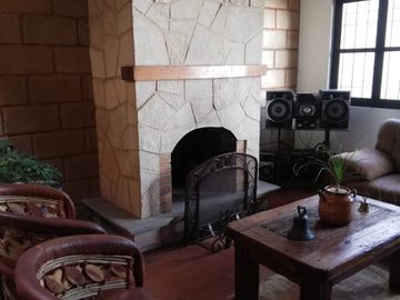 Casa en Venta a 45 minutos de Santa Fe, $4,380,000 LIBRE DE GRAVAMEN 200 METROS DE JARDIN
