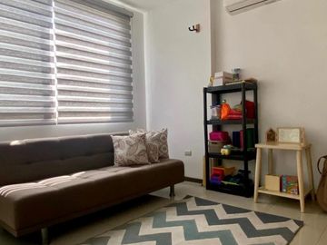 Venta de amplia casa de tres dormitorios Urb. San Sebastián, Samborondón, Guayaquil