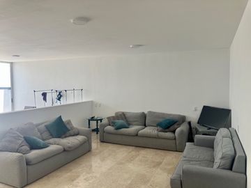 Vive la Plenitud en Zona Plateada: Residencia de Vanguardia al Mejor Precio
